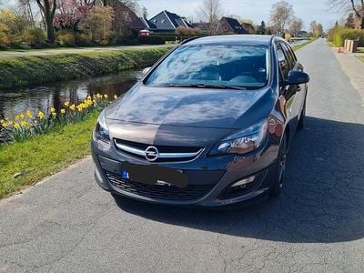 Gebraucht Opel Astra 136 PS (100 kW) 2015 Grau Kombi