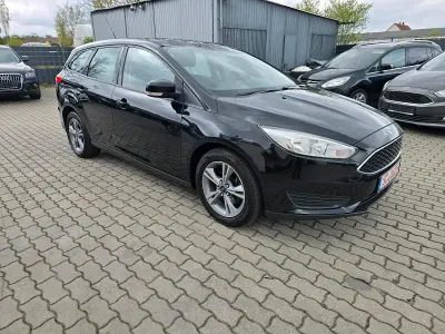 Gebraucht Ford Focus 125 PS (91 kW) 2015 Schwarz Kombi