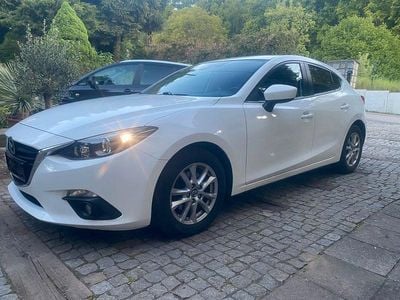 Weiß Gebraucht 2015 Mazda 3 Sports-Line Limousine | 8.900 € (Fairer Preis)