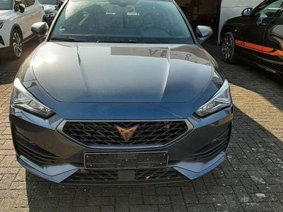Używany Cupra Leon VZ 150 KM (110 kW) 2024 Czarny Sedan/Limuzyna