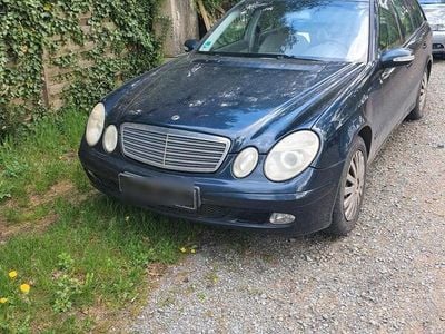 Mercedes E200