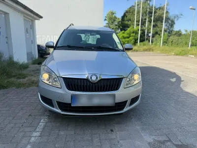 Gebraucht Skoda Roomster 95 PS (69 kW) 2010 Grau Van / Kleinbus