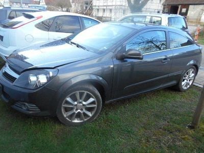 Gebraucht Opel Astra GTC Innovation 150 PS (110 kW) 2010 Grau Limousine