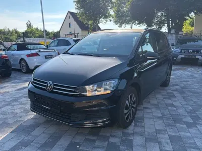 Gebraucht VW Touran Active 150 PS (110 kW) 2022 Schwarz Van / Kleinbus