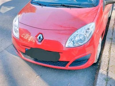 Second-hand Renault Twingo 56 CP (41 kW) 2011 Roșu Hatchback