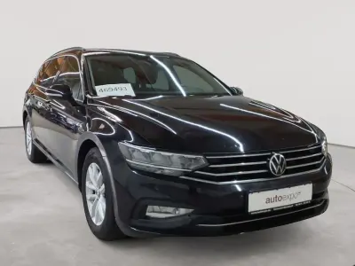 Gebraucht VW Passat Business 122 PS (89 kW) 2022 Deep black perleffekt Kombi