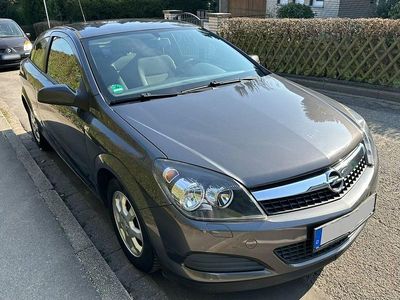 Usata Opel Astra GTC 90 CV (66 kW) 2009 Grigio Coupé