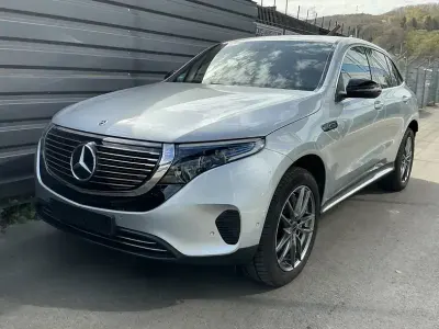 Begagnad Mercedes EQC400 300 kW (408 HK) 2022 Silver SUV