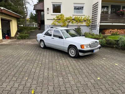 Gebraucht Mercedes 190 109 PS (80 kW) 1992 Weiß Limousine