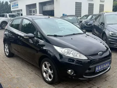 Gebraucht Ford Fiesta Titanium 82 PS (60 kW) 2013 Pantherschwarz metallic Limousine
