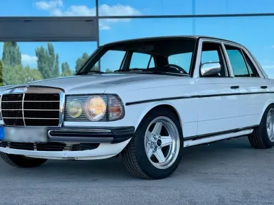 Gebraucht Mercedes 230 136 PS (100 kW) 1984 Weiß Limousine