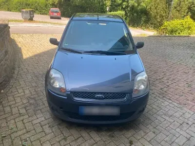 Gebraucht Ford Fiesta 60 PS (44 kW) 2006 Grau Kleinwagen