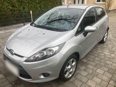 Gebraucht Ford Fiesta Trend 82 PS (60 kW) 2009 Silber Kleinwagen