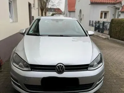 Używany VW Golf VII LOUNGE 86 KM (63 kW) 2015 Srebrny Sedan/Limuzyna