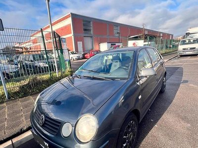 Grau Gebraucht 2004 VW Polo Kleinwagen | 2.000 € (Fairer Preis)