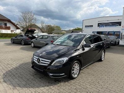 Usata Mercedes B200 156 CV (114 kW) 2013 Nero Monovolume