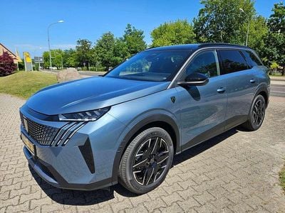 Neu Peugeot 5008 GT 136 PS (100 kW) 2025 Ingaro blau metallic Van / Kleinbus