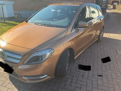 Gebraucht Mercedes 250 211 PS (155 kW) 2012 Beige Van / Kleinbus