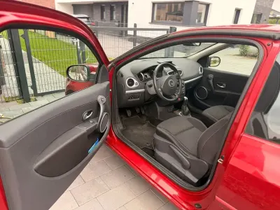 Gebraucht Renault Clio II Dynamique 75 PS (55 kW) 2009 Rot Limousine