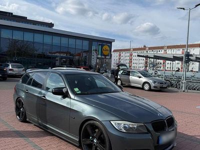 Gebraucht BMW 320 177 PS (130 kW) 2008 Grau Kombi