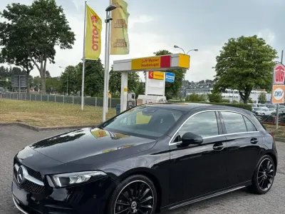 Gebraucht Mercedes A200 AMG line 163 PS (119 kW) 2020 Schwarz Limousine