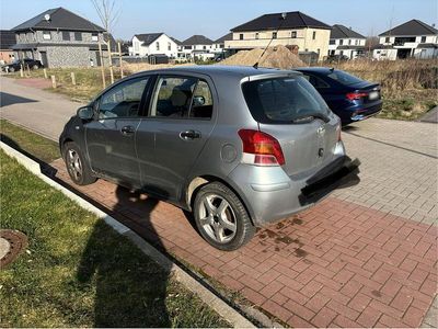 Gebraucht Toyota Yaris 101 PS (74 kW) 2009 Grau Kleinwagen