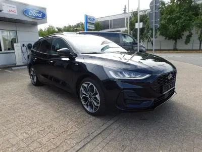 Gebraucht Ford Focus ST-Line X 155 PS (114 kW) 2024 Schwarz Limousine