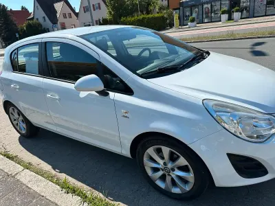 Gebraucht Opel Corsa 87 PS (63 kW) 2013 Weiß Kleinwagen
