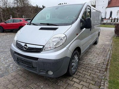 Gebraucht Opel Vivaro 114 PS (83 kW) 2014 Silber Van / Kleinbus