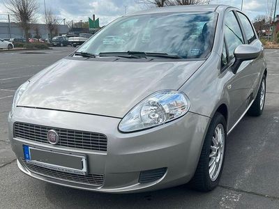 Gebraucht Fiat Grande Punto 77 PS (56 kW) 2009 Grau Kleinwagen