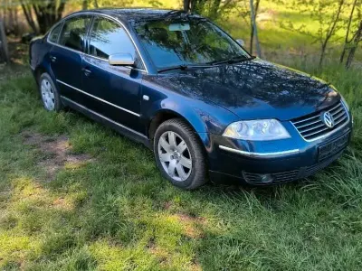 Begagnad VW Passat 193 HK (141 kW) 2002 Blå Sedan