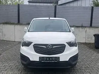 Gebraucht Opel Combo 102 PS (75 kW) 2020 Weiß Van / Kleinbus