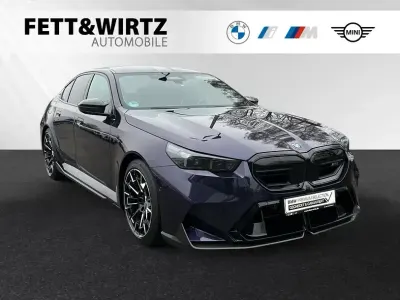 Używany BMW M5 Comfort Edition 727 KM (534 kW) 2025 Purpurowy Sedan/Limuzyna