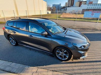 Second-hand Ford Focus ST-Line 125 CP (91 kW) 2019 Gri Break