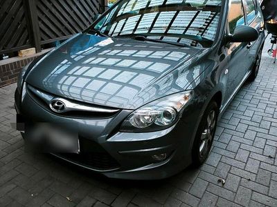 Gebraucht Hyundai i30 90 PS (66 kW) 2011 Grau Coupé