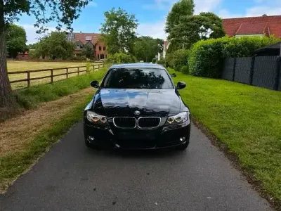 Gebraucht BMW 320 Sport Line 170 PS (125 kW) 2009 Schwarz Limousine