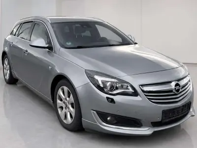 Gebraucht Opel Insignia Innovation 163 PS (119 kW) 2014 Silbersee/perl silber (m2) Kombi