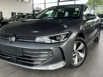 Gebraucht VW Passat Business 150 PS (110 kW) 2025 Grau metallic Kombi