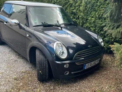 Używany Mini Cooper 120 KM (88 kW) 2006 Czarny Hatchback