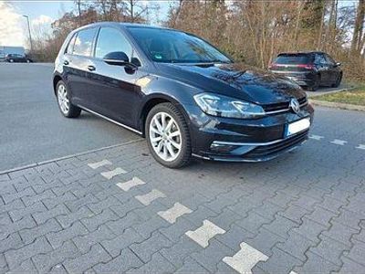 Gebraucht VW Golf VII IQ Drive 116 PS (85 kW) 2019 Schwarz Limousine