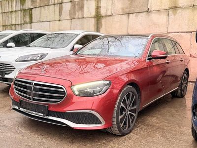 Hyazinthrot metalliclack Gebraucht 2022 Mercedes E300 Exclusive Kombi | 35.950 € (Fairer Preis)