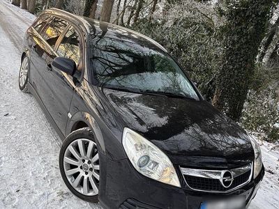 Schwarz Gebraucht 2005 Opel Vectra Kombi | 3.000 € (Teuer)