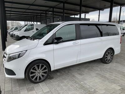 Mercedes V220