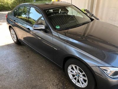 Grau Gebraucht 2017 BMW 318 Sport Line Limousine | 14.000 € (Fairer Preis)