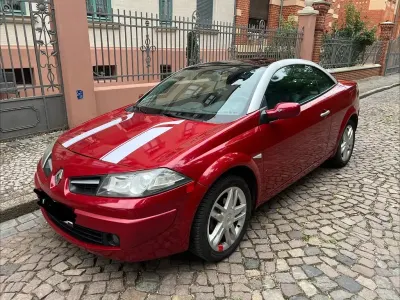 Gebraucht Renault Mégane Cabriolet LIMITED 111 PS (81 kW) 2009 Rot Cabrio