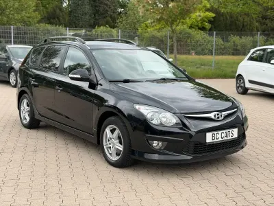 Gebraucht Hyundai i30 Edition 90 PS (66 kW) 2012 Schwarz Kombi