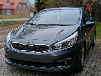Usata Kia Ceed 136 CV (100 kW) 2016 Andere farben Utilitaria