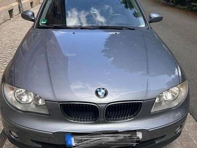 Gebraucht BMW 118 122 PS (89 kW) 2006 Silber Kleinwagen
