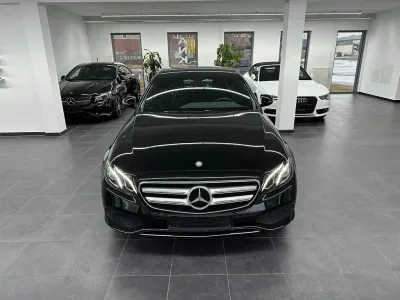 Gebraucht Mercedes E200 Avantgarde 184 PS (135 kW) 2016 Schwarz Limousine