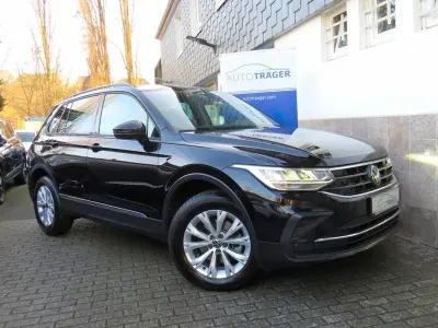 Gebraucht VW Tiguan Life 150 PS (110 kW) 2023 Schwarz SUV